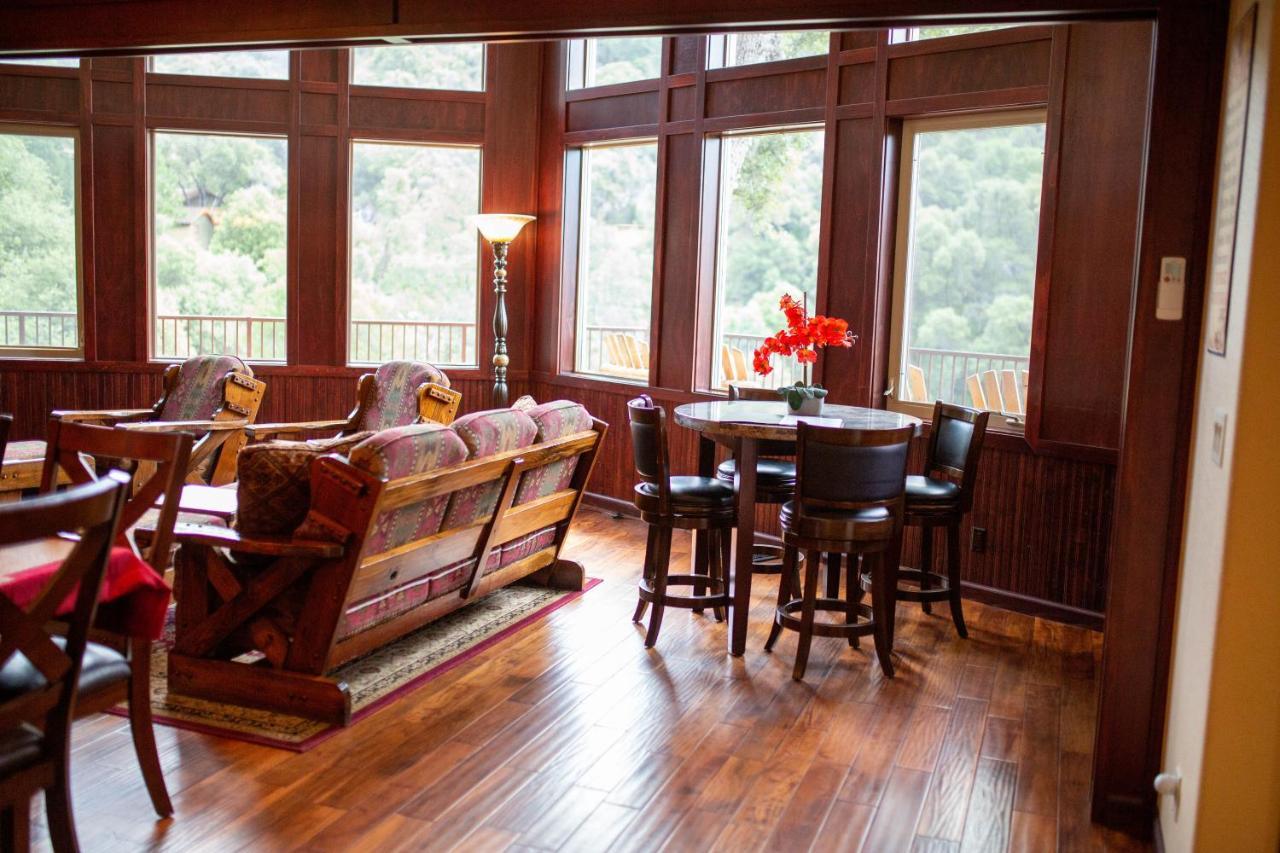 Riverfront Property With Waterfalls Near Yosemite And Bass Lake Окхерст Экстерьер фото