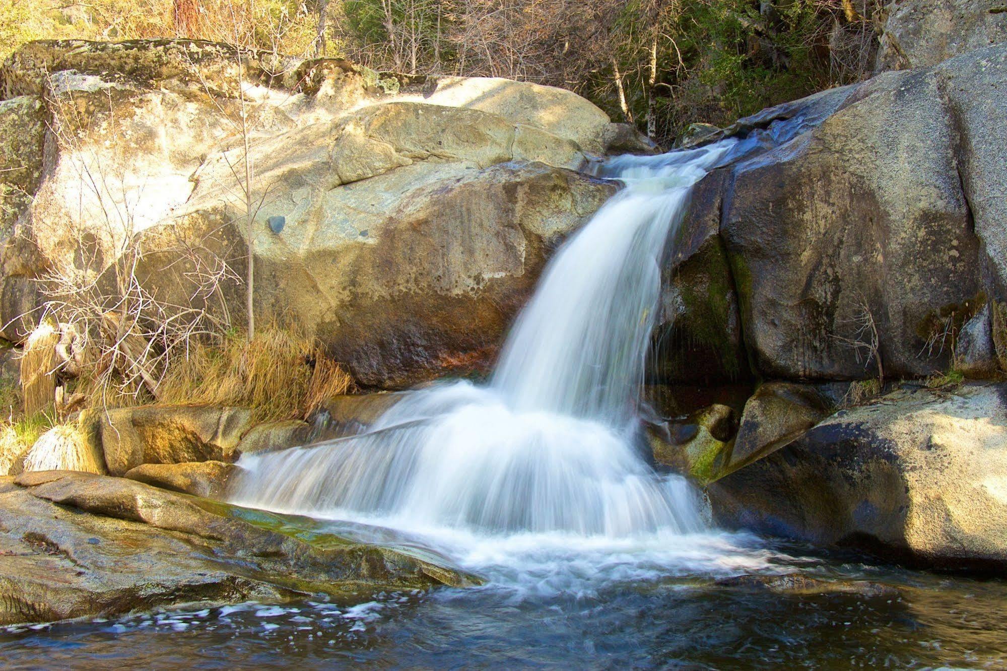 Riverfront Property With Waterfalls Near Yosemite And Bass Lake Окхерст Экстерьер фото